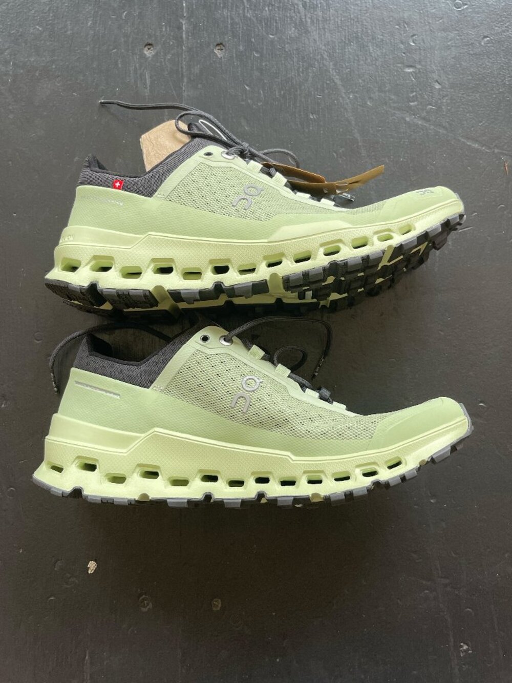 ON Women´s Cloudultratrail running shoe Vine/Meadow-US 9.5-EU 41 - Picture 10 of 11